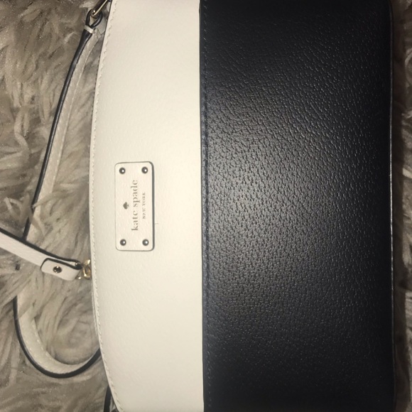 Kate spade cross body - Picture 4 of 8